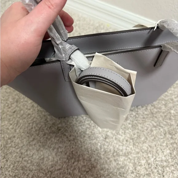 HP 3.28!! NWT Tory Burch Small Leather Tote with Crossbody Strap in Bay Gray - Picture 9 of 14